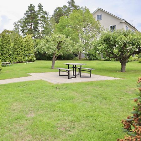 Pensionat Prinshoejden - Home Katrineholm Extérieur photo