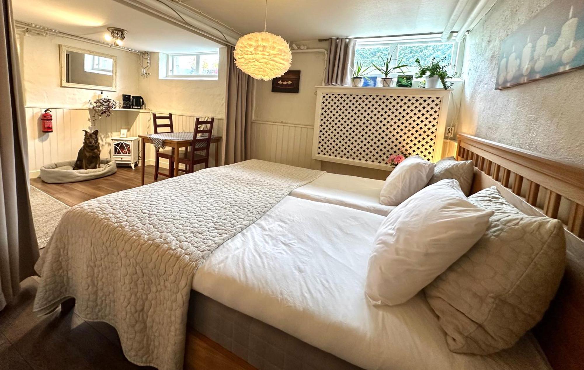 Pensionat Prinshoejden - Home Katrineholm Extérieur photo